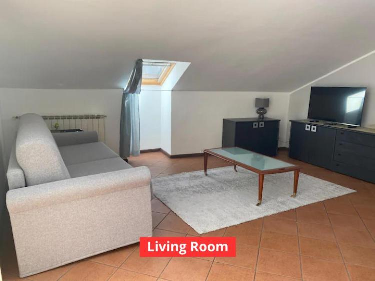Appartamento A 50M Da Piazza Alfieri Asti Bagian luar foto